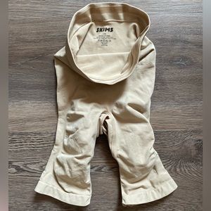 NWOT SKIMS SHAPE WEAR SZ L/XL